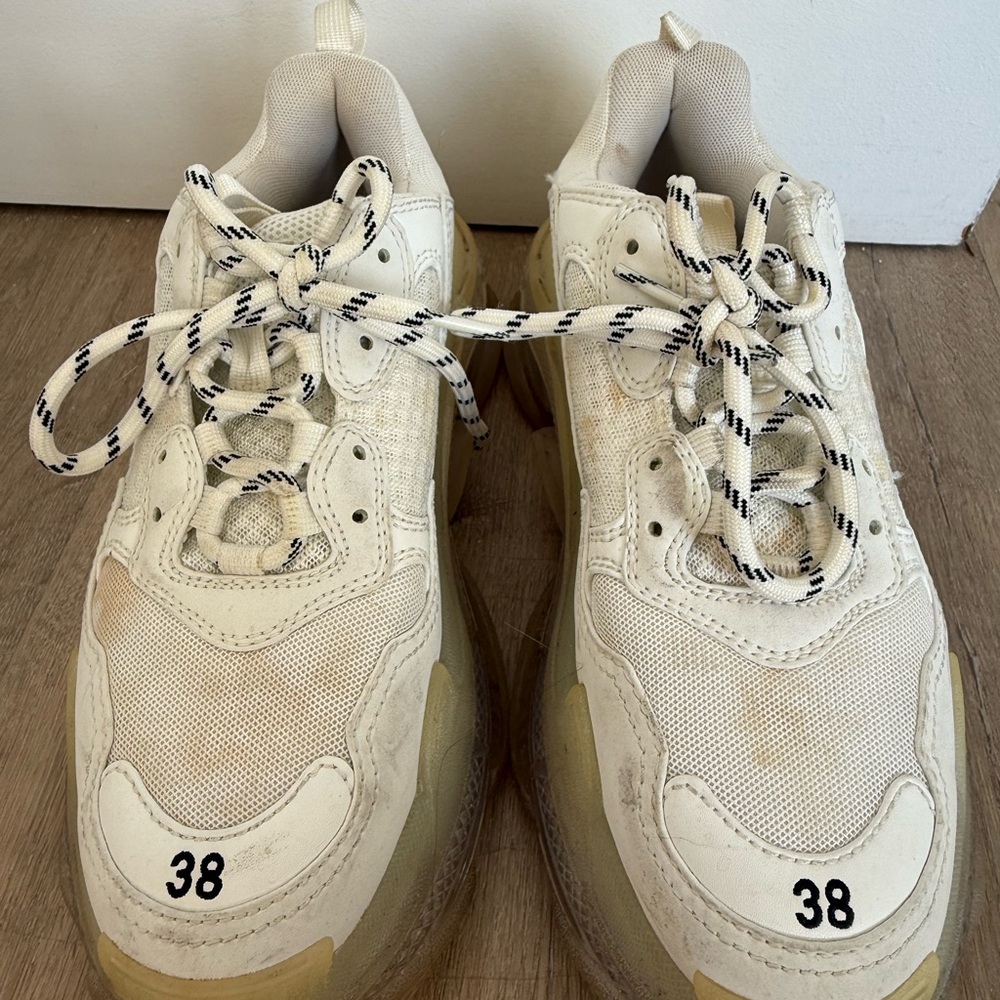 Balenciaga WOMEN'S TRIPLE S CLEAR SOLE SNEAKER IN WHITE - Picture 5 of 5